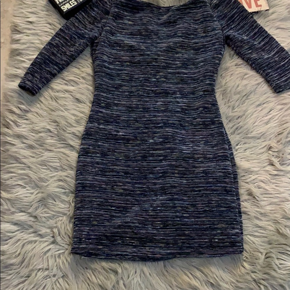 Dress - Picture 2 of 8
